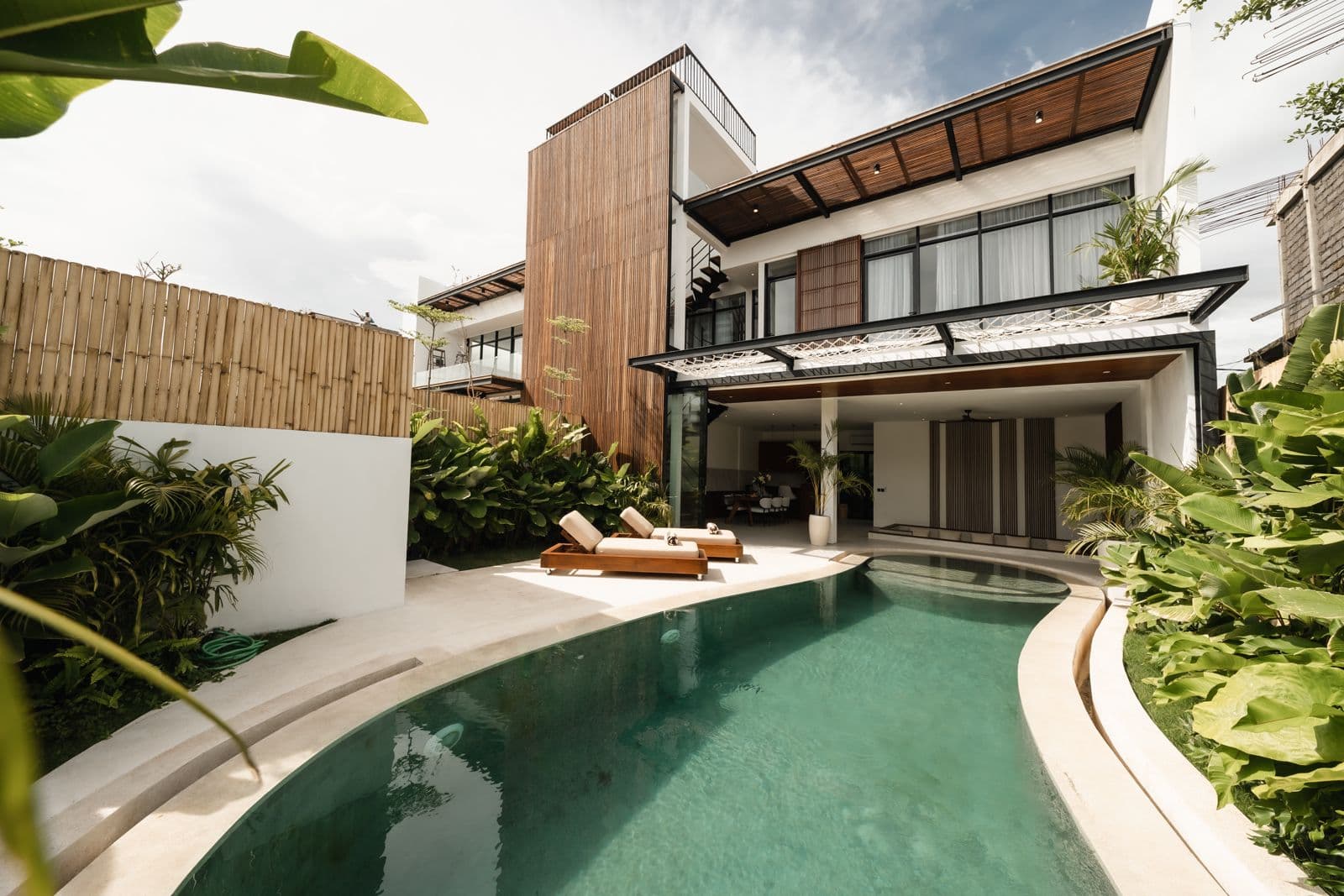 2 Bedroom Villa · 250 m²