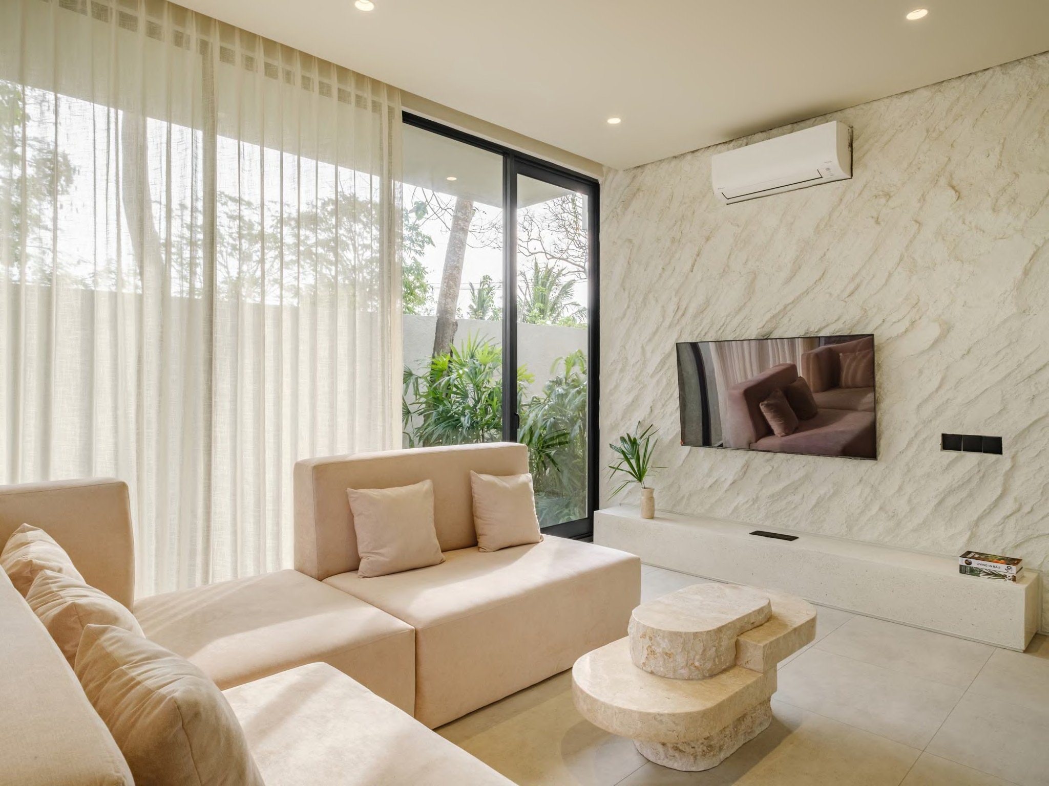 Lyvin Bingin Villas Three-storey villa A · 3 bedrooms gallery image 3